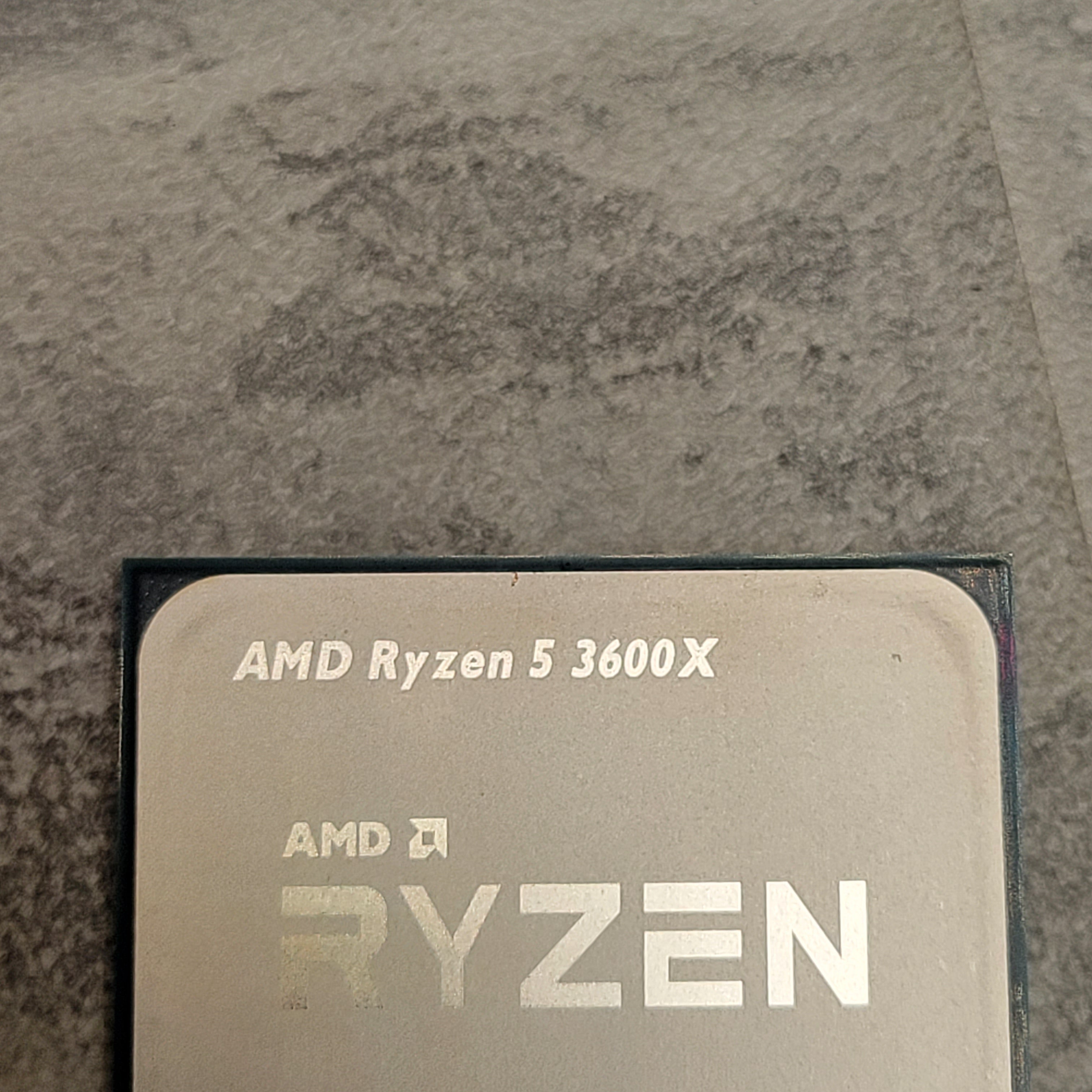 AMD Ryzen 5 3600X 6-Core, 12-Thread Desktop Processor w/ Wraith Spire Cooler (7830875275502)