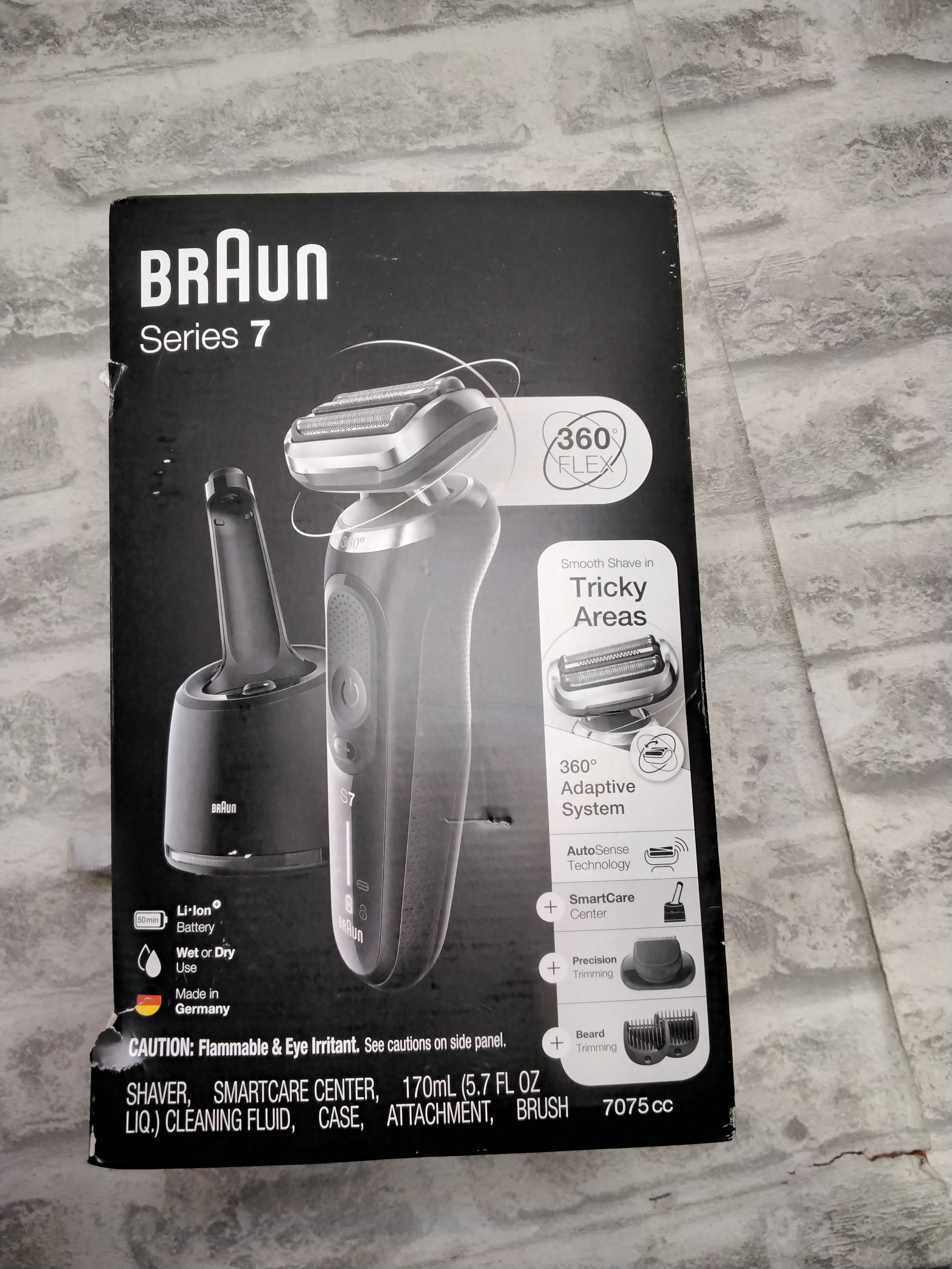 Braun Electric Razor for Men Flex Head Foil Shaver with Beard Trimmer,