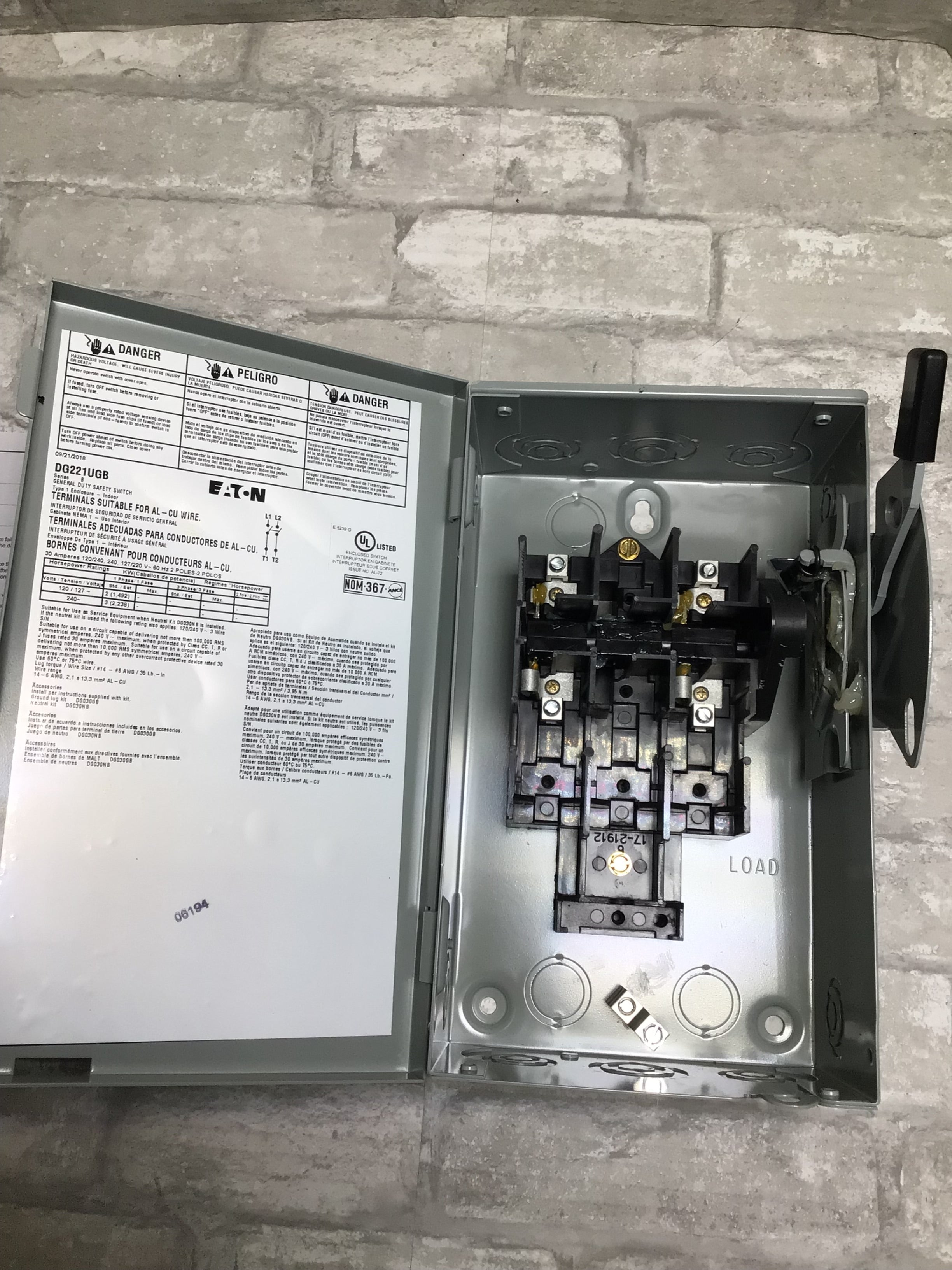 Eaton 30A 240V general safety switch dg221ugb (8204304384238)